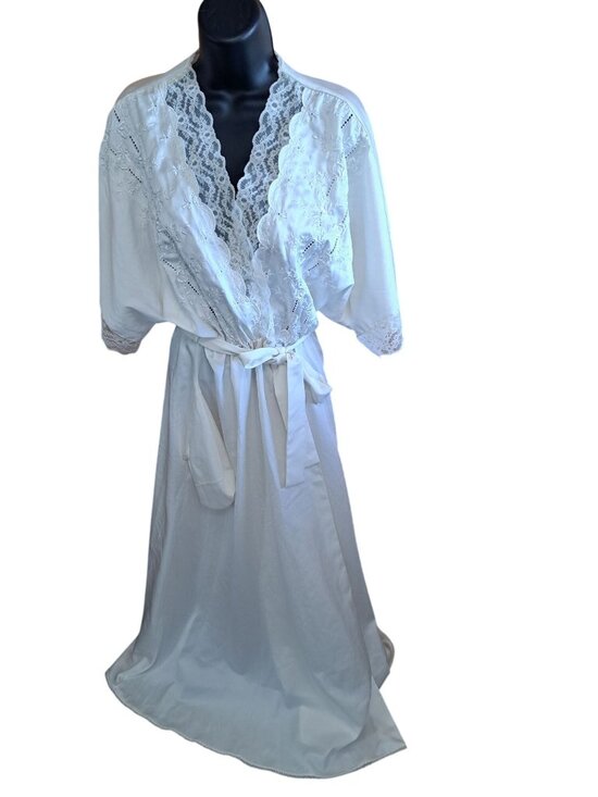 Vintage Victoria's Secret Other - Vintage Victoria's Secret Ivory Lace Trimmed Kimono Robe Feminine Belted Medium